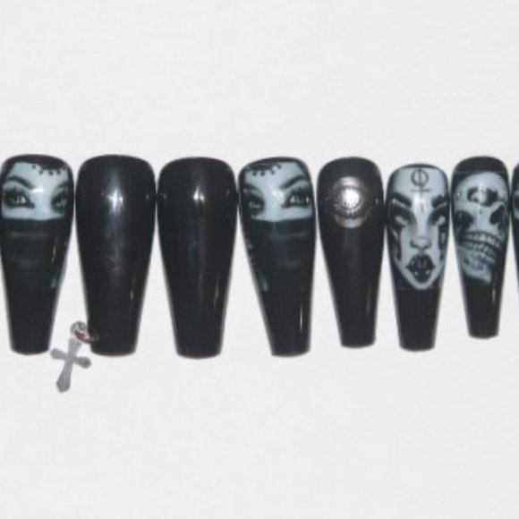 Mysterious ladies-  press on nail set - Picture 2 of 8